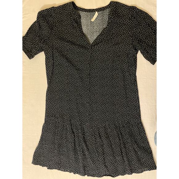 LOVESTITCH Black Polka Dot Mini Dress Short Sleeve V‎ Neck Casual - Picture 4 of 7